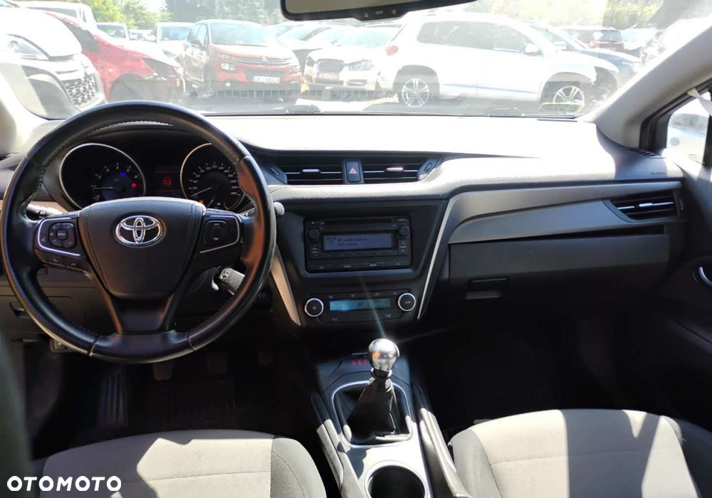 Toyota Avensis - 7