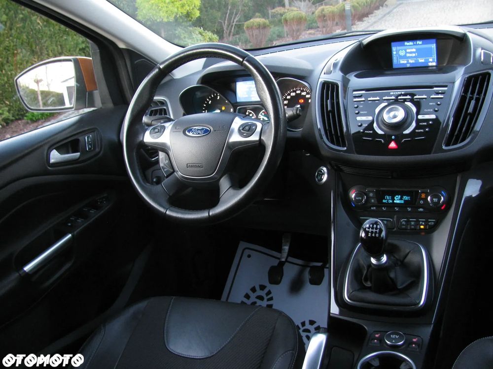 Ford Kuga 2.0 TDCi 2x4 Titanium - 26