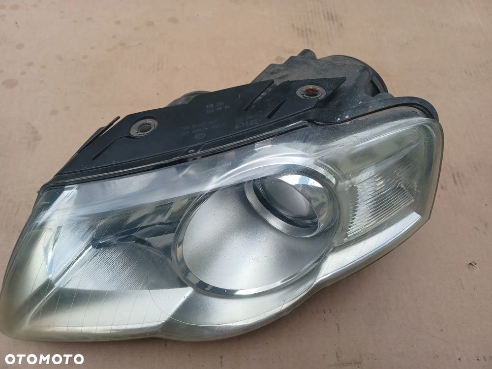 LAMPA PRZEDNIA PRAWA VW PASSAT B6 EUROPA - 6