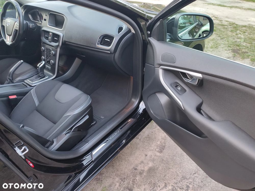 Volvo V40 D4 Drive-E Momentum - 22