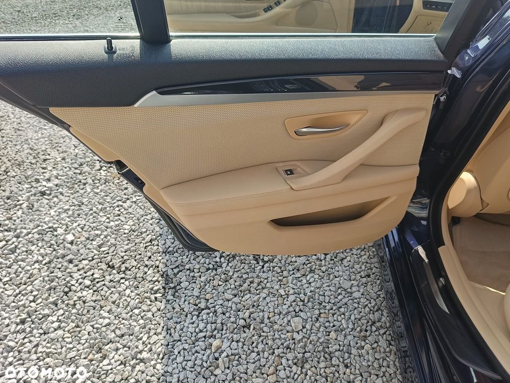 BMW Seria 5 520d Luxury Line - 17
