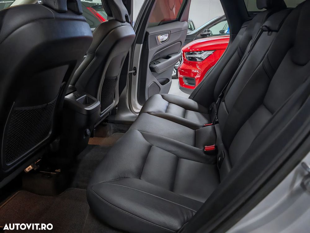 Volvo XC 60 B4 MHEV R-Design - 22