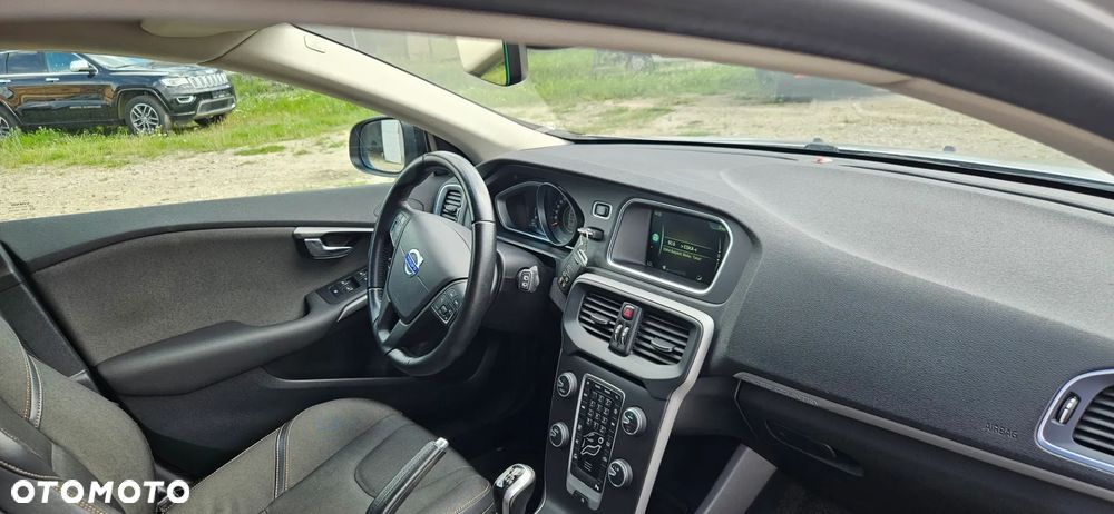 Volvo V40 Cross Country - 23