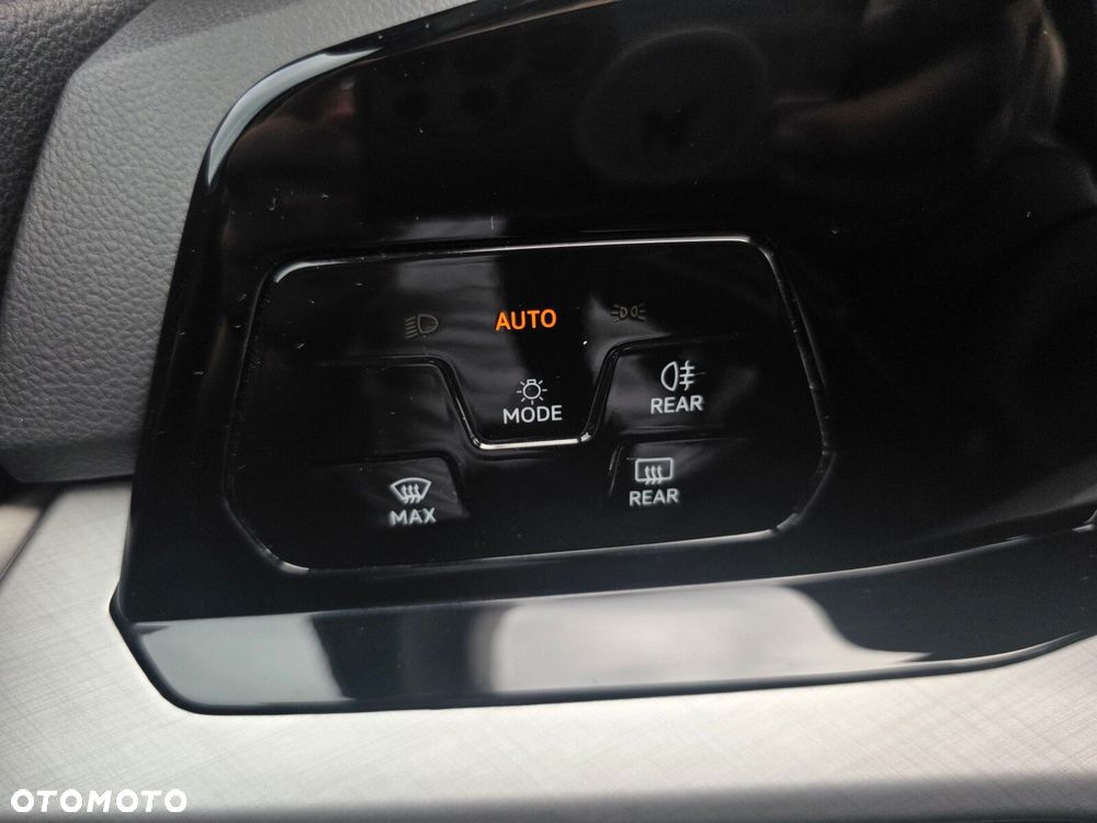 Volkswagen Golf 1.0 TSI Life - 11