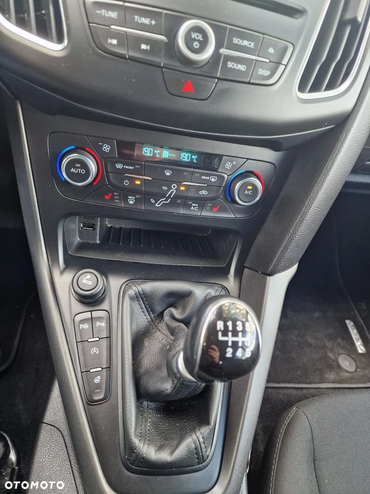 Ford Focus 1.0 EcoBoost Titanium - 8