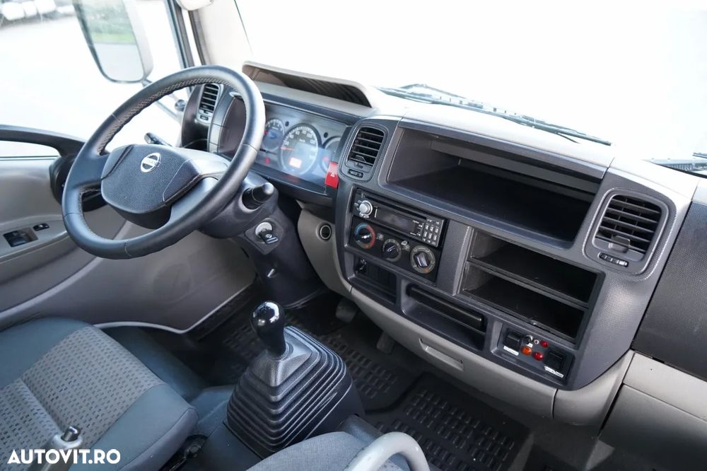 Nissan CABSTAR / ELEVATOR DE 20 DE METRI / GSR E200TE4 / DUBLU / CAPACITATE DE RIDICARE - 200 kg / 4 STABILIZATOARE / - 33