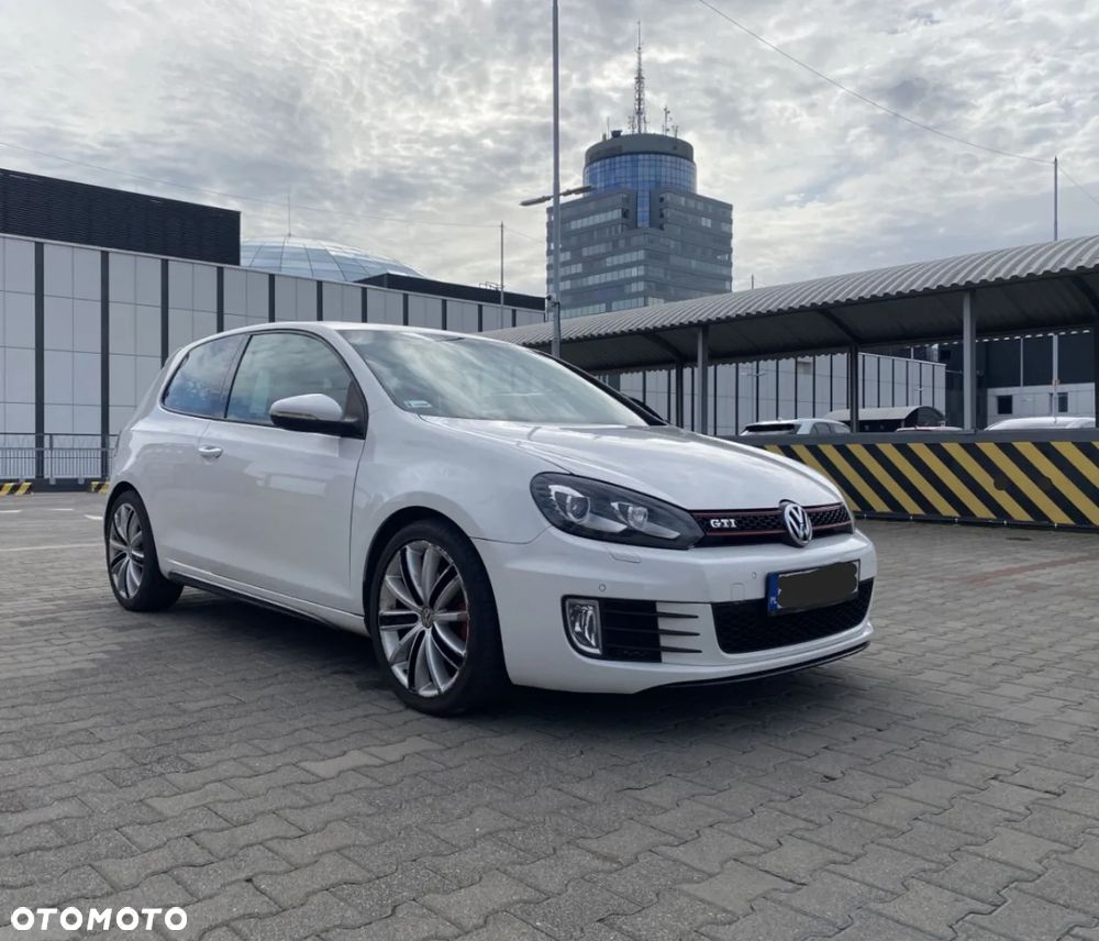 Volkswagen Golf - 16