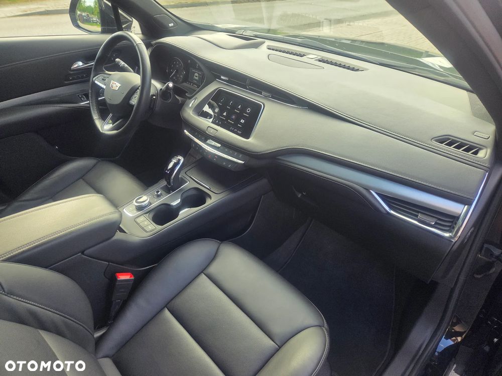 Cadillac XT4 350T AWD Premium Luxury - 15