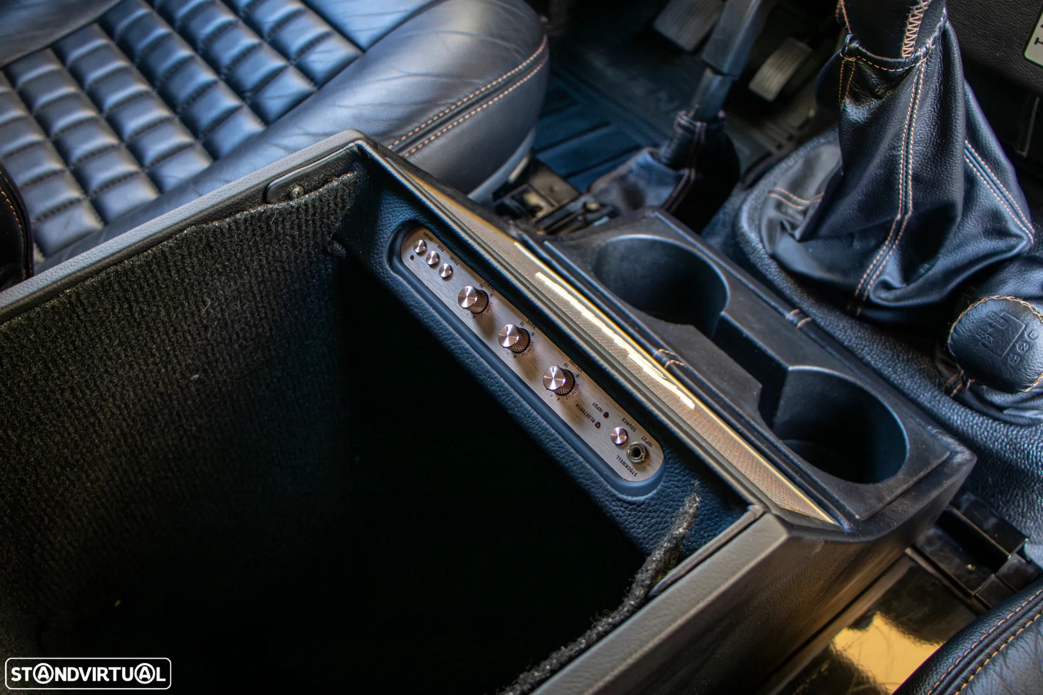 Land Rover Defender 90 SW 2.4 CRD S - 23