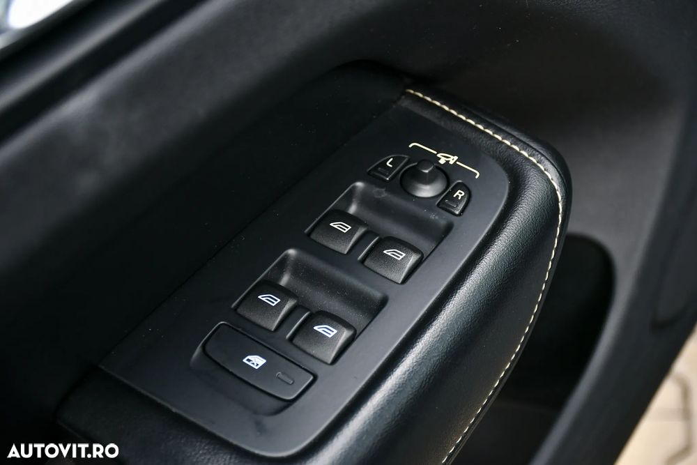 Volvo XC 60 D4 AWD R-Design - 21