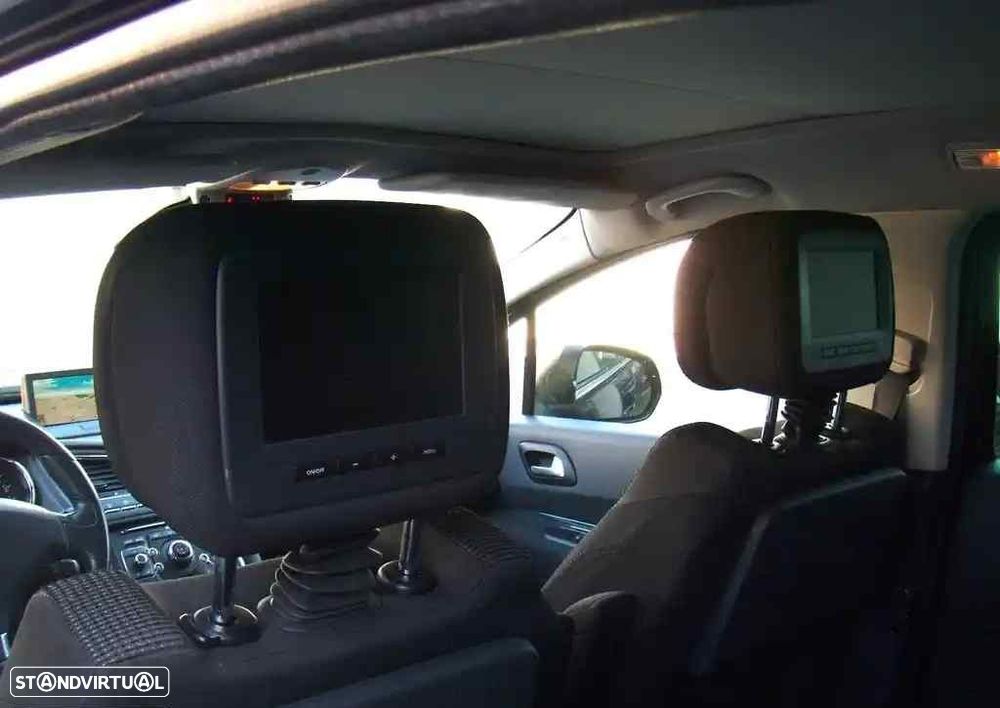 Peugeot 5008 1.6 HDi Executive JLL17 - 24