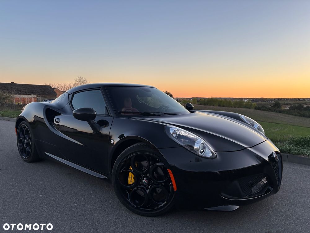 Alfa Romeo 4C - 4