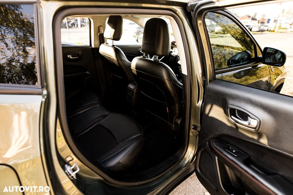 Jeep Compass 2.0 M-Jet 4x4 AT9 Low Trailhawk - 16