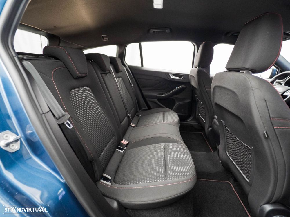 Ford Focus SW 1.0 EcoBoost MHEV ST-Line X - 36