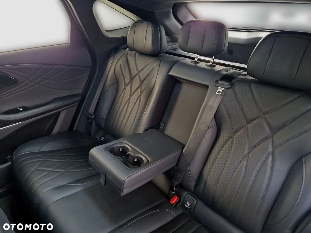 Omoda 9 1.5 Super Hybrid Exclusive AWD - 33
