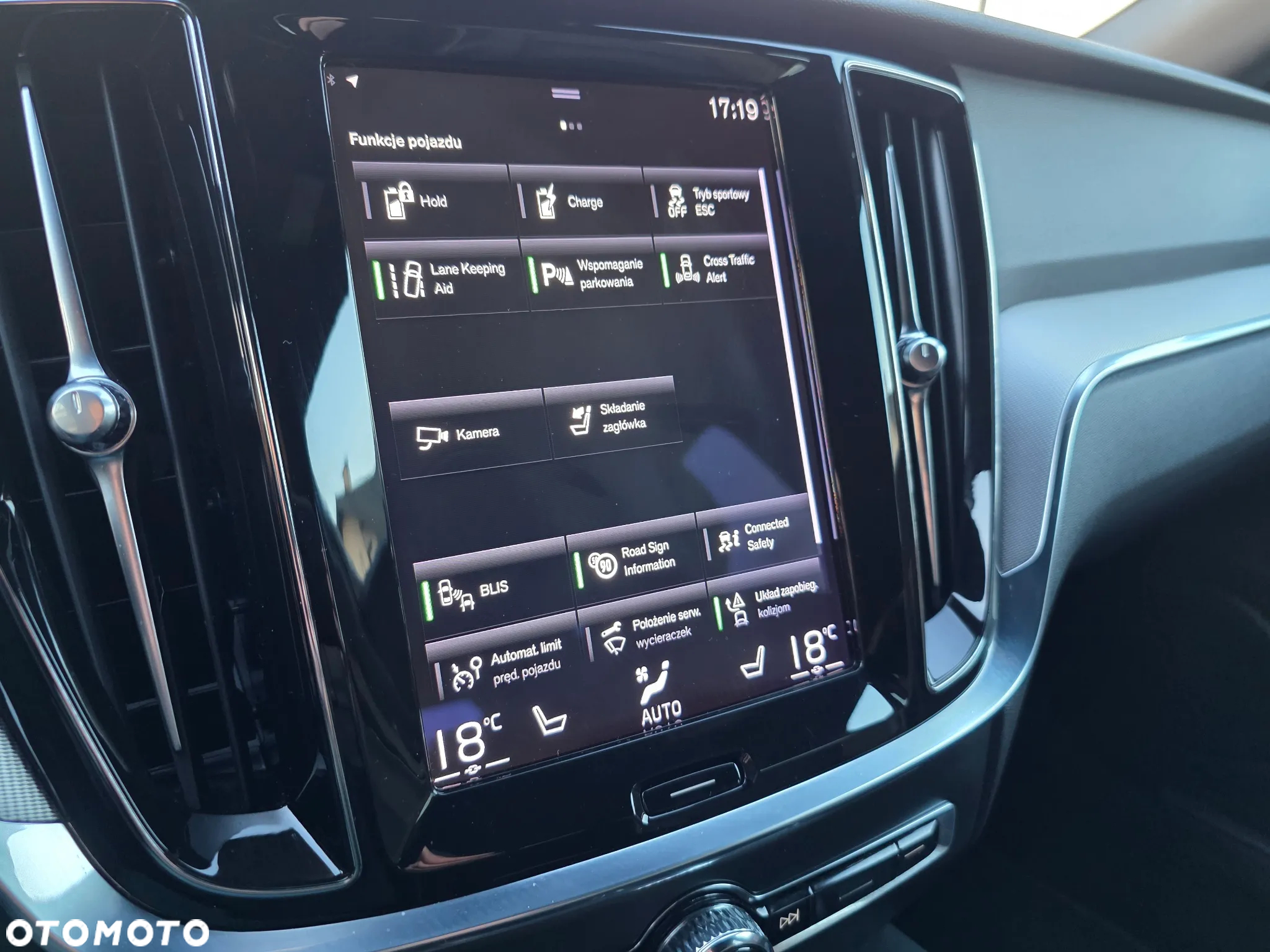 Volvo V60 T6 AWD Recharge Geartronic RDesign - 33
