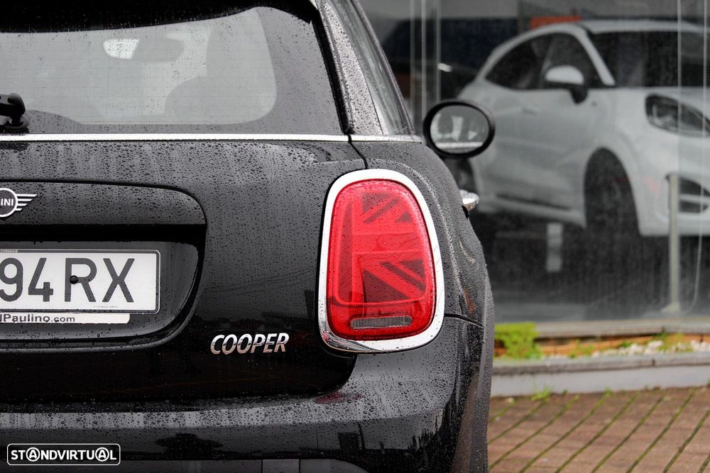 MINI 5 Portas Cooper Auto - 12