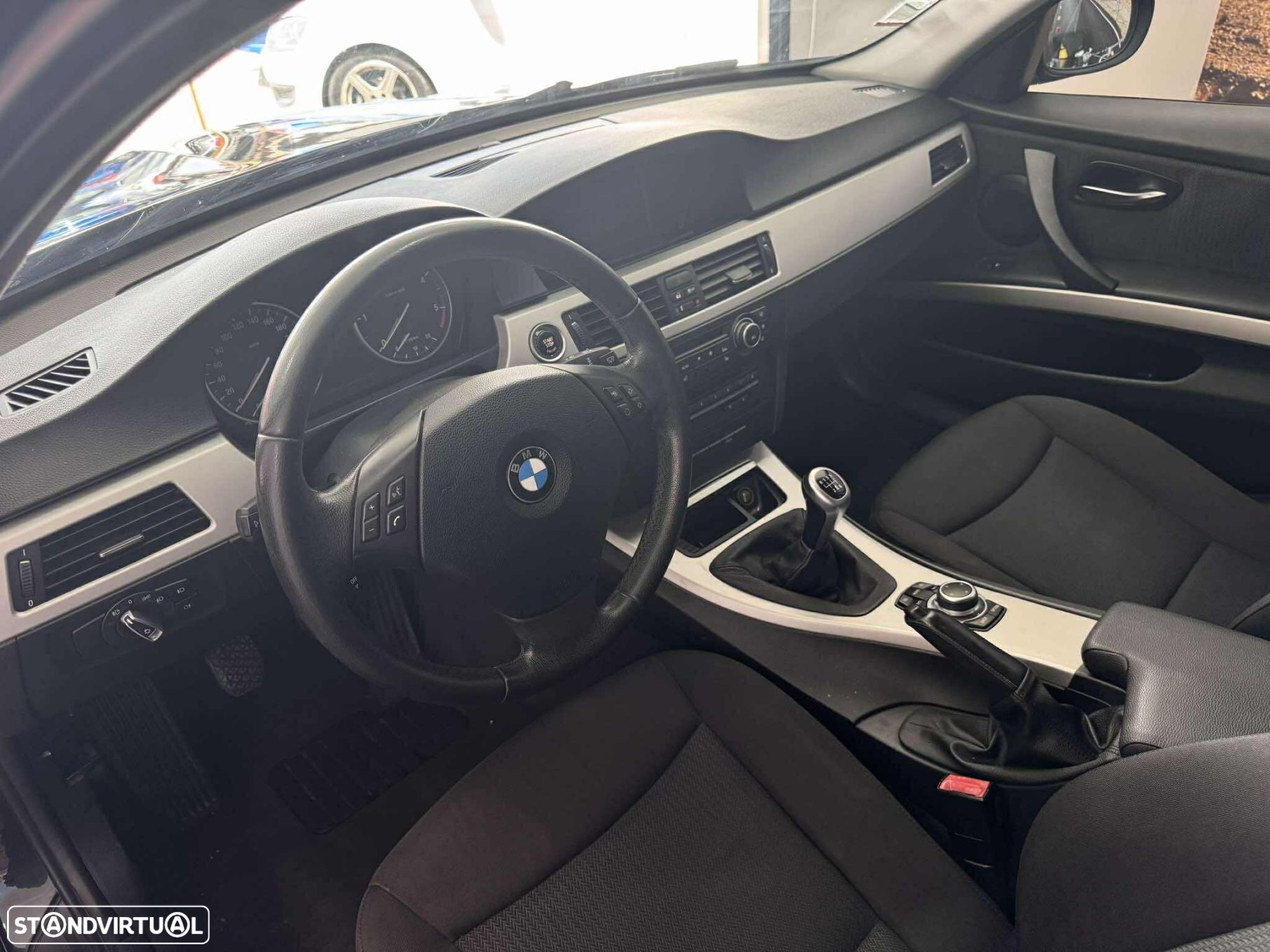 BMW 318 d Touring - 8