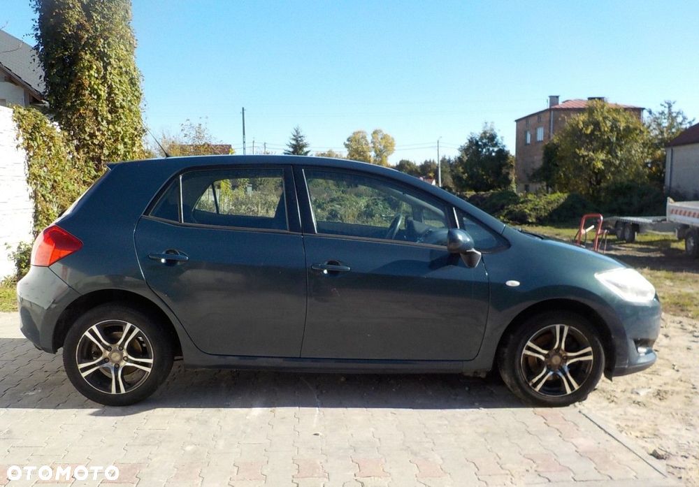 Toyota Auris - 10