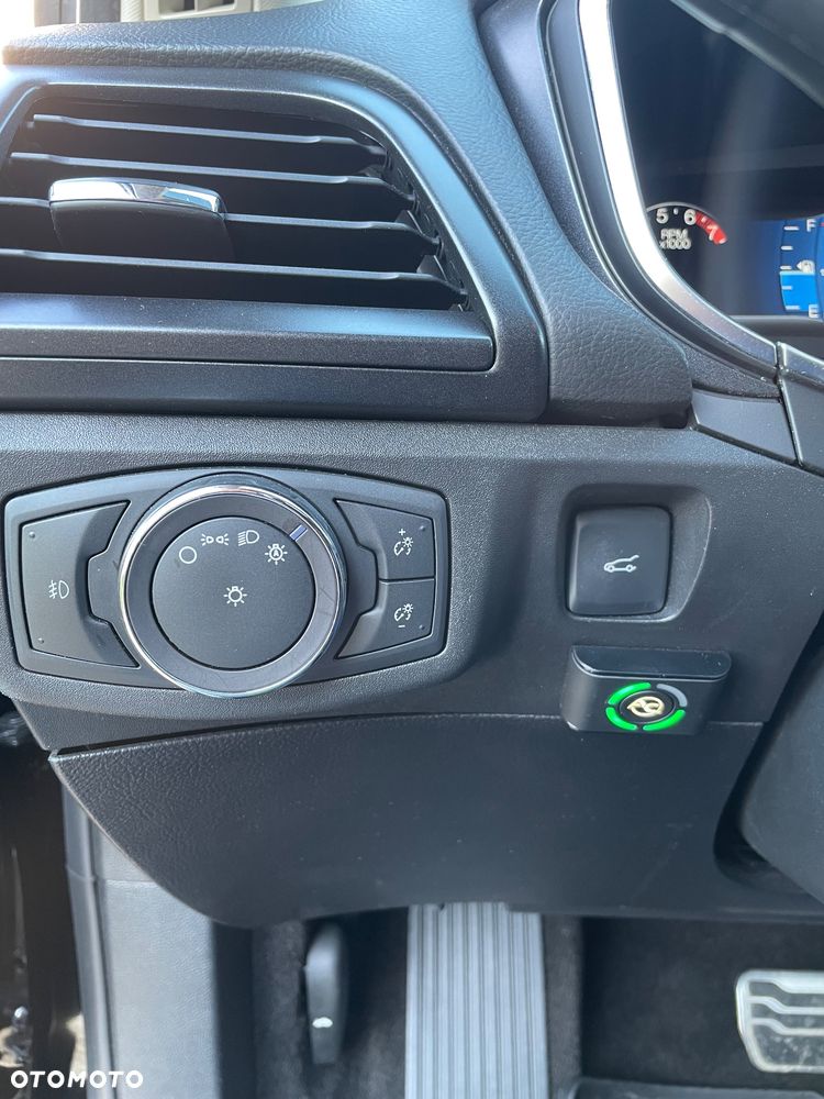 Ford Fusion - 15