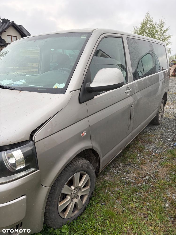 Volkswagen Caravelle - 1