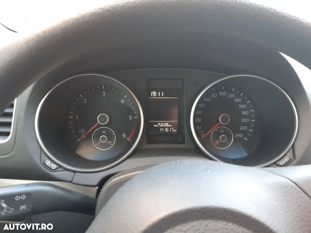 Volkswagen Golf 1.6 TDI DPF Trendline - 12