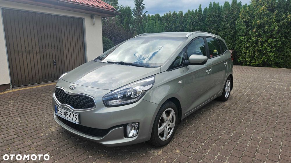Kia Carens - 1