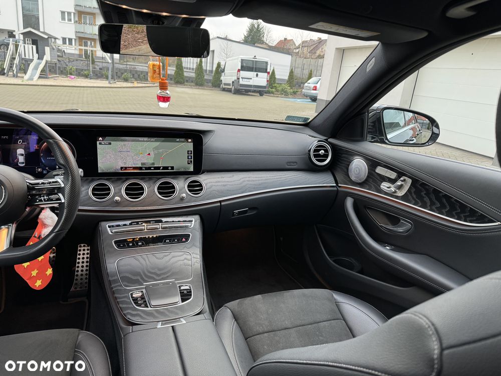Mercedes-Benz Klasa E 220 d AMG - 32