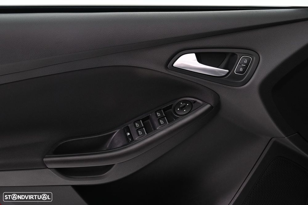 Ford Focus 1.0 EcoBoost ST-Line - 25
