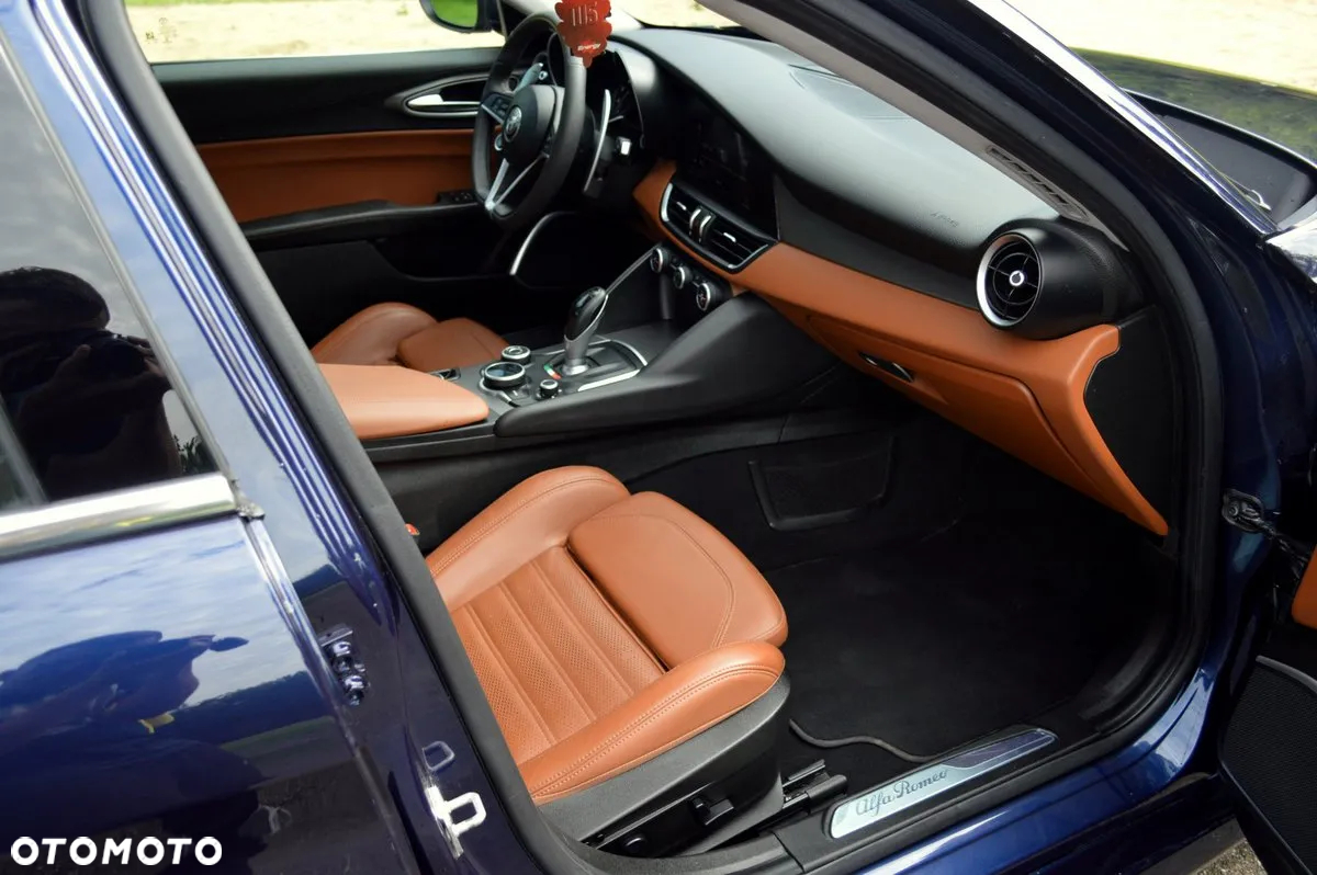 Alfa Romeo Giulia 2.0 Turbo Veloce - 21