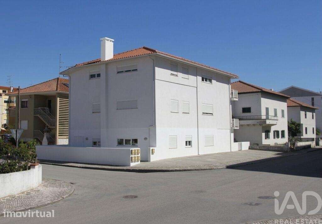 Prédio em Alcobaça e Vestiaria de 380 m2 - Grande imagem: 3/34