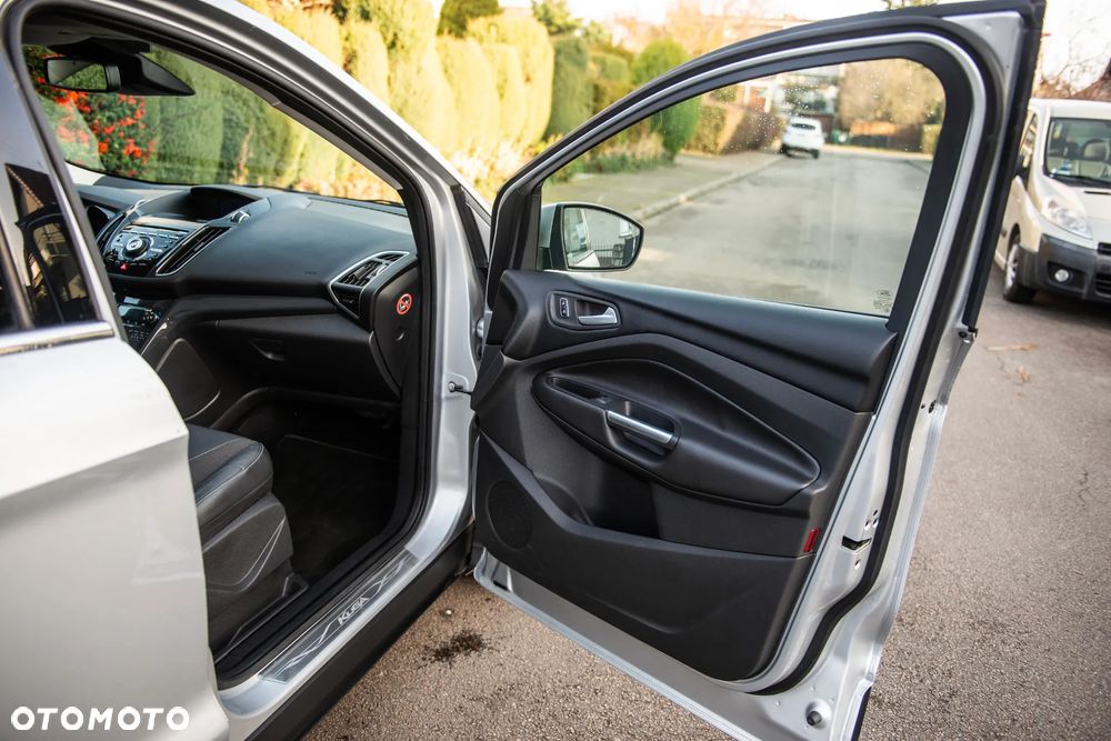 Ford Kuga 2.0 TDCi 4x4 Titanium - 26