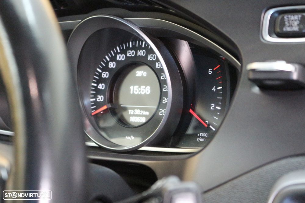 Volvo V40 2.0 D3 Momentum - 31