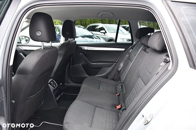 Skoda Octavia 1.6 TDI (Green tec) Style - 19