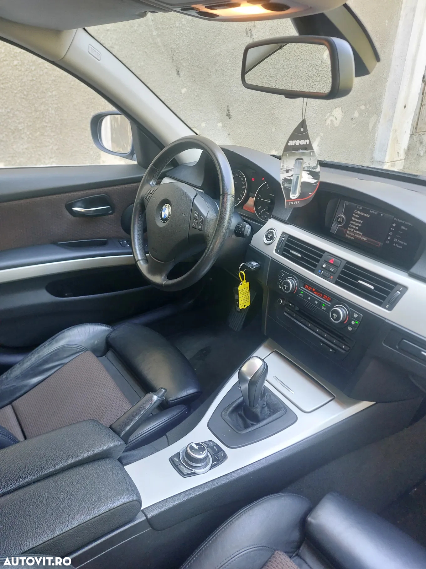 BMW Seria 3 318d DPF Touring Aut. - 20