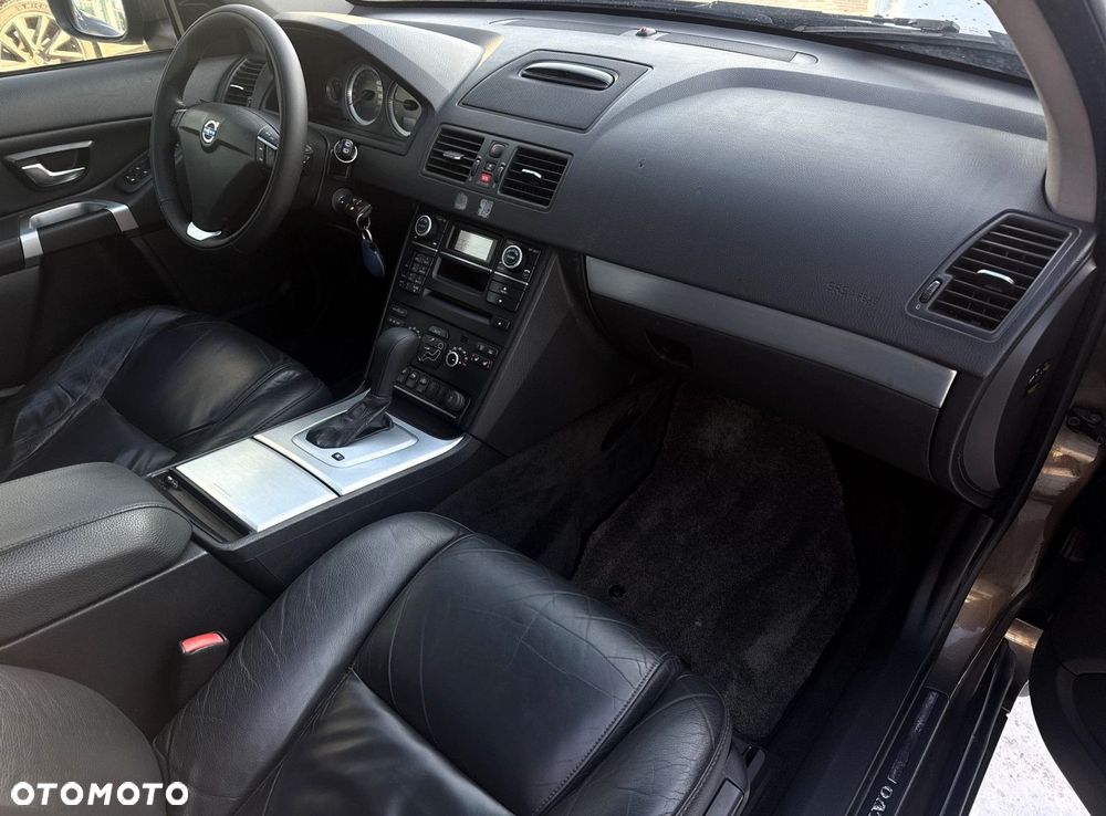 Volvo XC 90 - 9