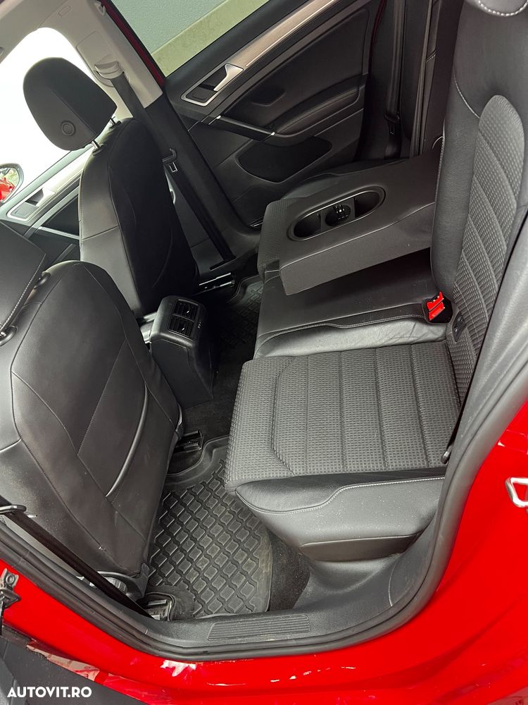 Volkswagen Golf - 8