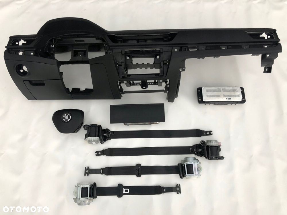 skoda superb 3 iii deska kokpit konsola poduszki - 1