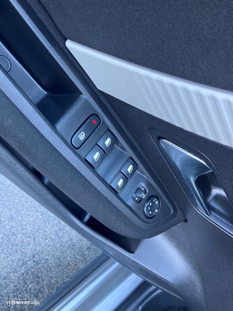 Citroën C4 1.2 Hybrid Max e-DSC6 - 32