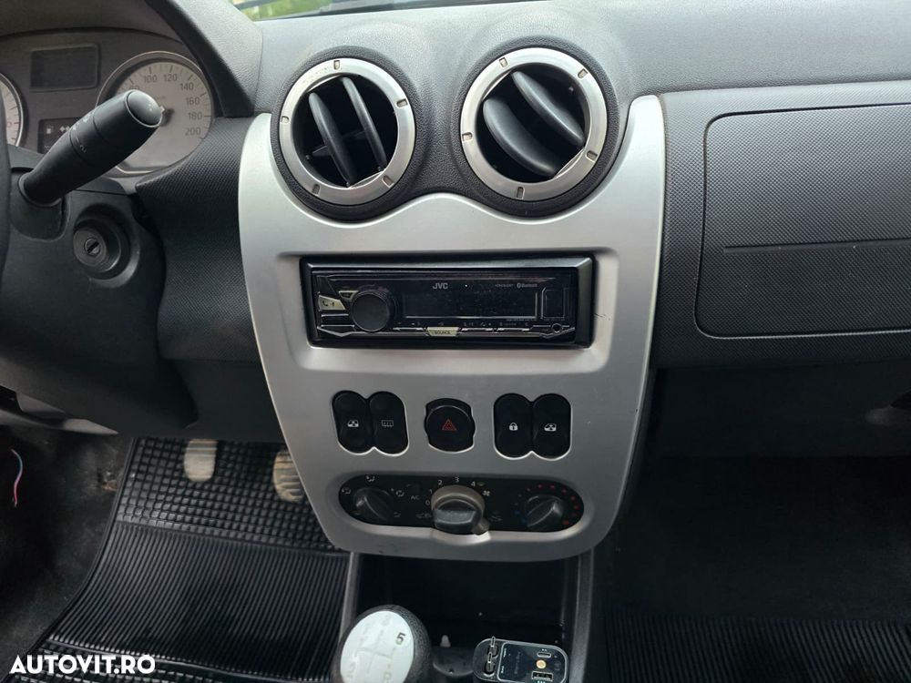 Dacia Logan 1.2 Laureate - 12