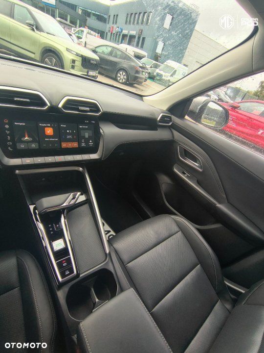 MG ZS - 11