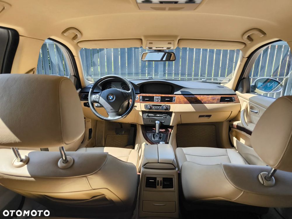 BMW Seria 3 330i - 7