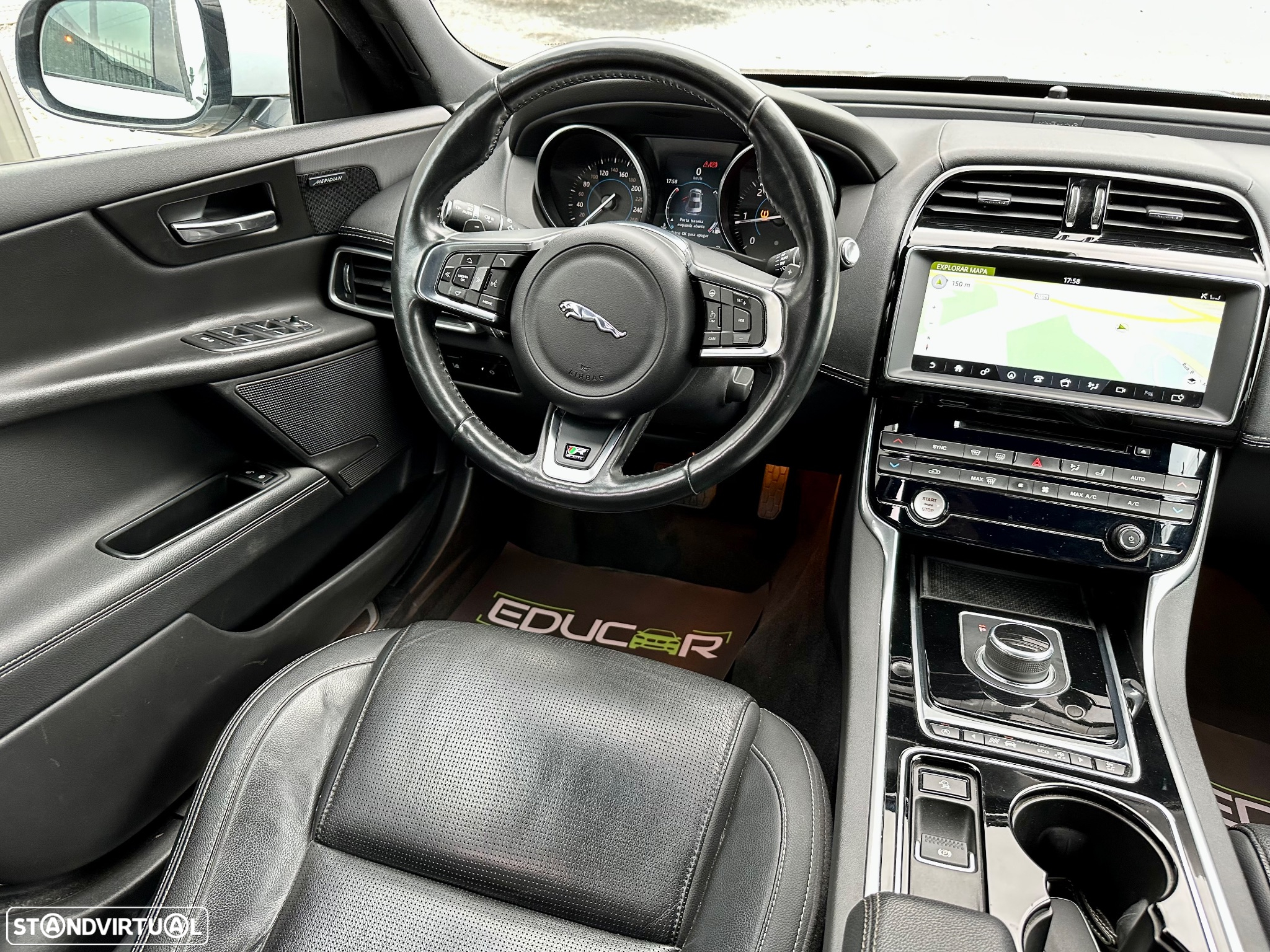 Jaguar XE 2.0 D R-Sport AWD Aut. - 30