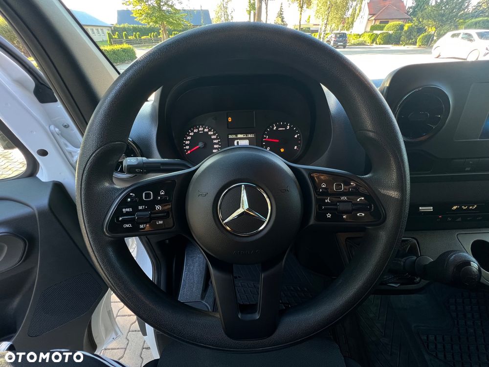 Mercedes-Benz Sprinter - 20
