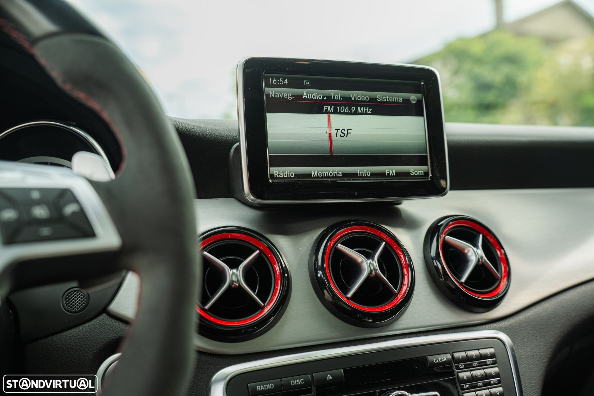 Mercedes-Benz GLA 45 AMG 4Matic 7G-DCT - 16