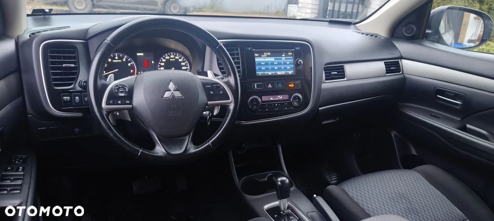 Mitsubishi Outlander 2.0 Intense 4WD CVT - 22