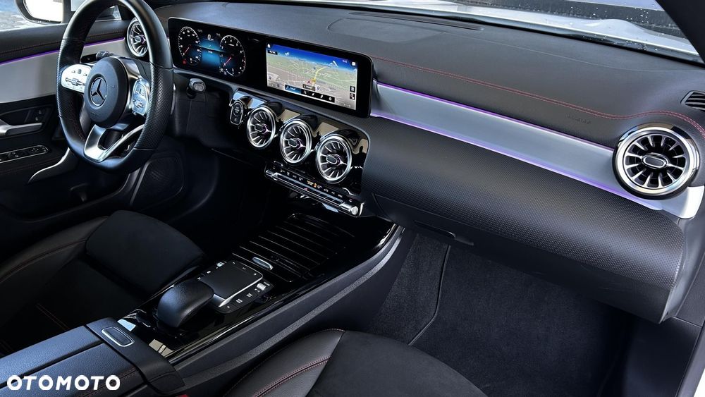 Mercedes-Benz CLA 180 AMG Line 7G-DCT - 26