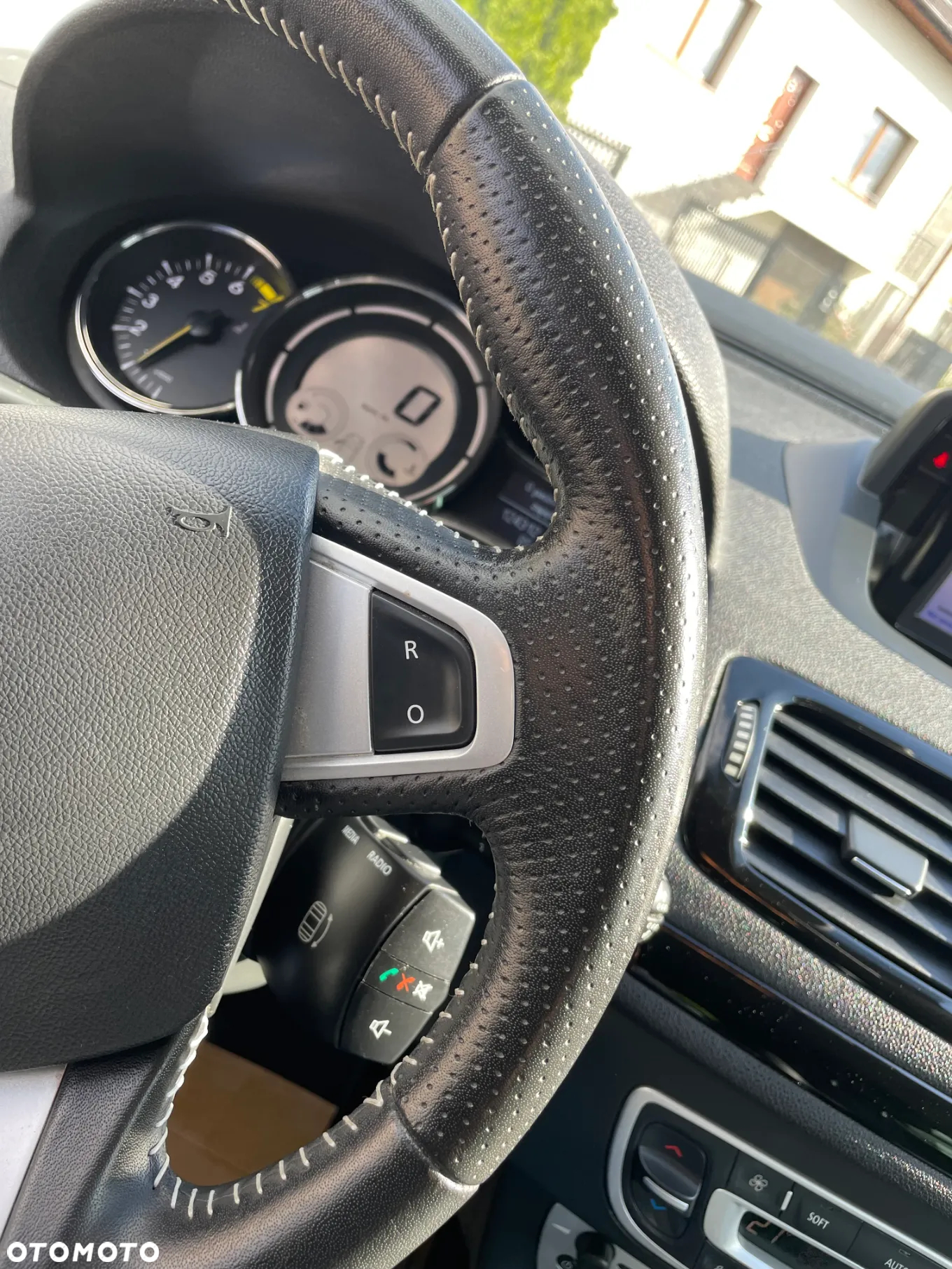 Renault Megane ENERGY TCe 115 Start & Stop Paris Business - 28