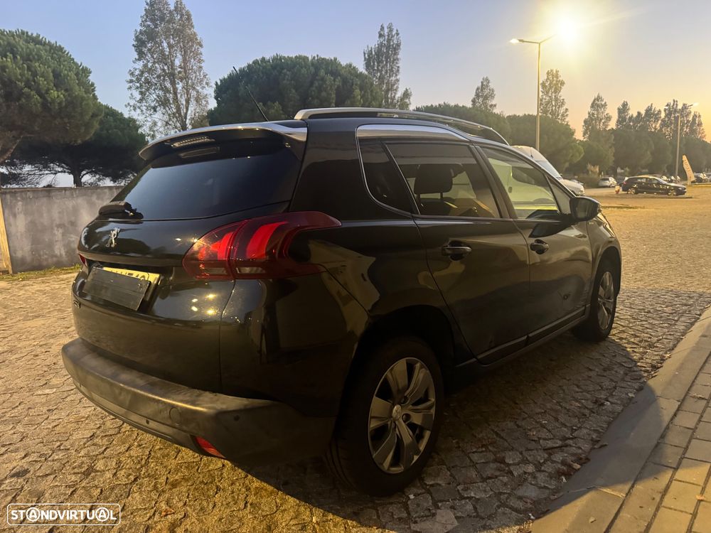Peugeot 2008 1.2 PureTech Style - 5