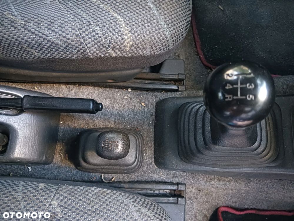 Suzuki Jimny 1.3 - 8